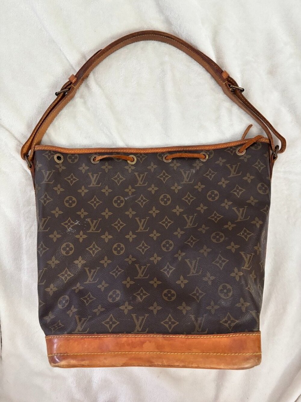Vintage 1999 Louis Vuitton Monogram Noé Bucket Bag (M42224)